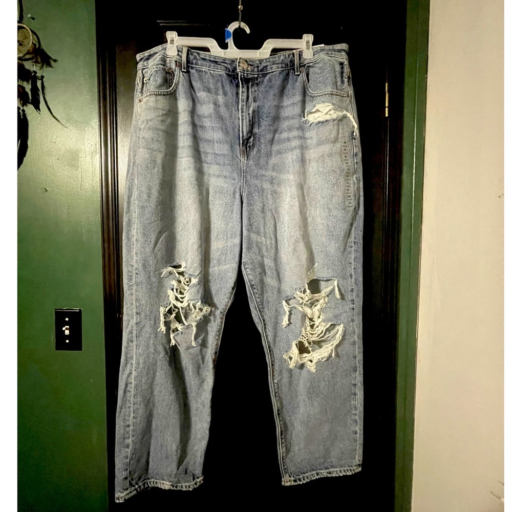 American Eagle 90’s Boyfriend Jeans